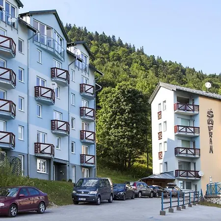 Ξενοδοχείο με διαμερίσματα Ad Safran C. 25 3*